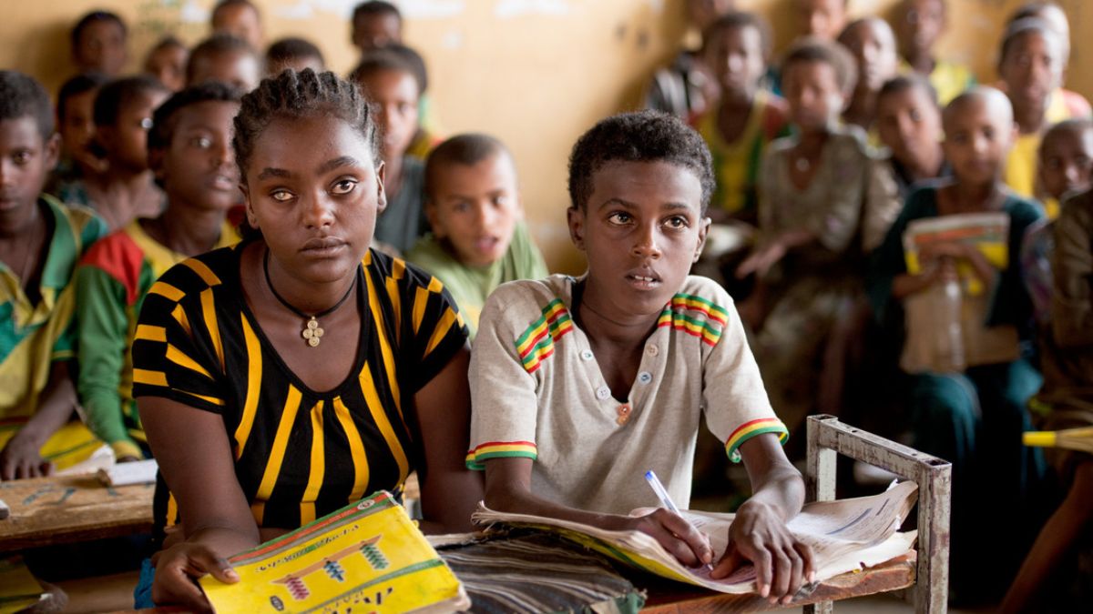 Kinder in der Schule.