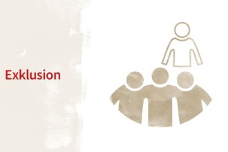 Grafik zu Darstellung des Begriffs &quot;Exklusion&quot;. Drei schwart eingefärbte Figuren halten sich an den Schultern, während eine einzelne weiß eingefärbte Figur ihnen gegenüber steht. 