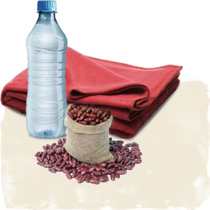 Trinkflasche, Decke, Säckchen mit Bohnen